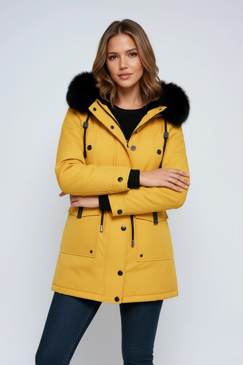 Chaqueta Parka con capucha de piel y cintura con cordón